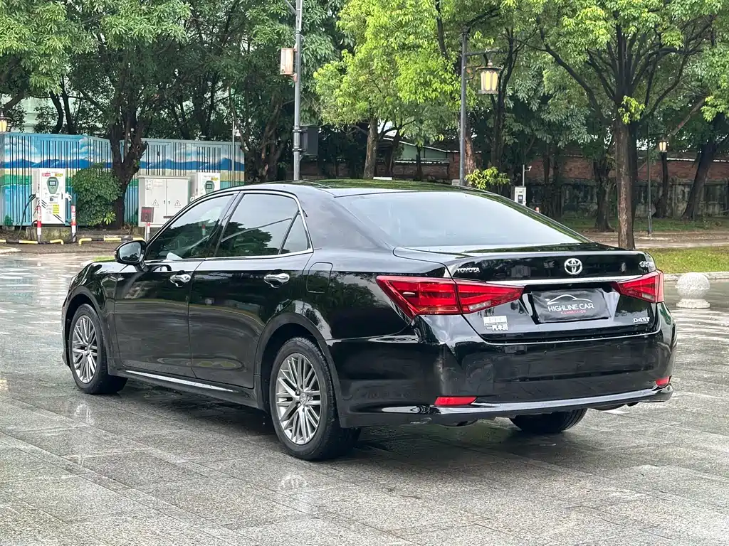 Toyota Crown 2015 — фото 15