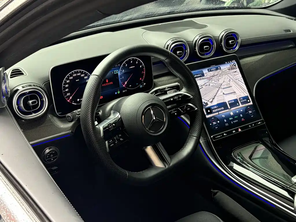 Mercedes-Benz C-Class 2024 — фото 11