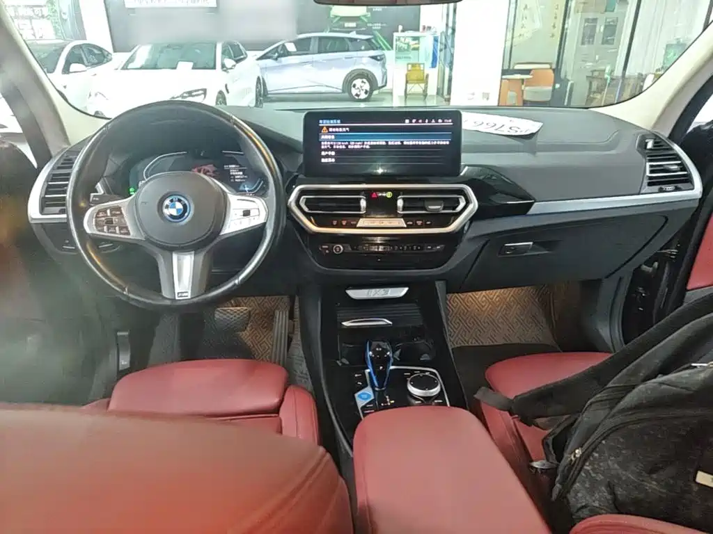 BMW iX3 2023 — фото 10