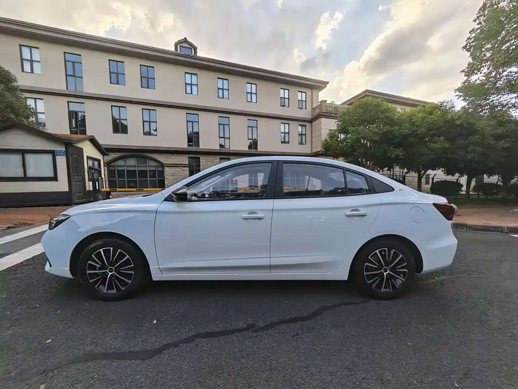 Roewe i5 2023