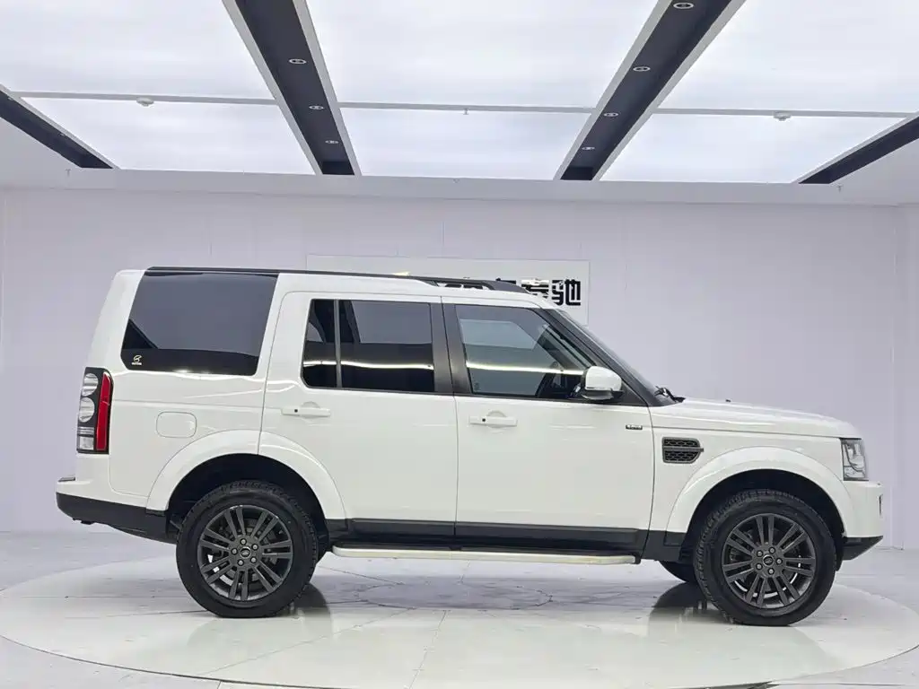 Land Rover Discovery 2016 — фото 6