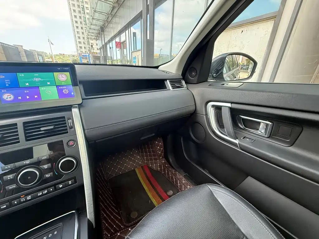 Land Rover Discovery Sport 2019 — фото 9