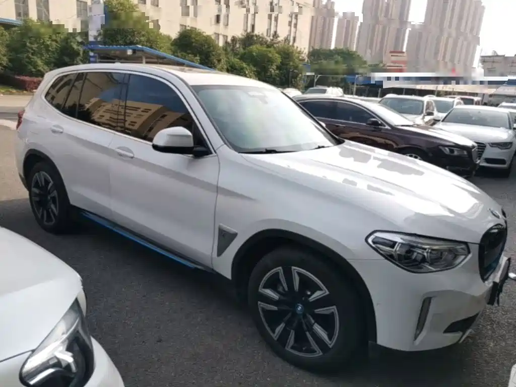 BMW iX3 2021
