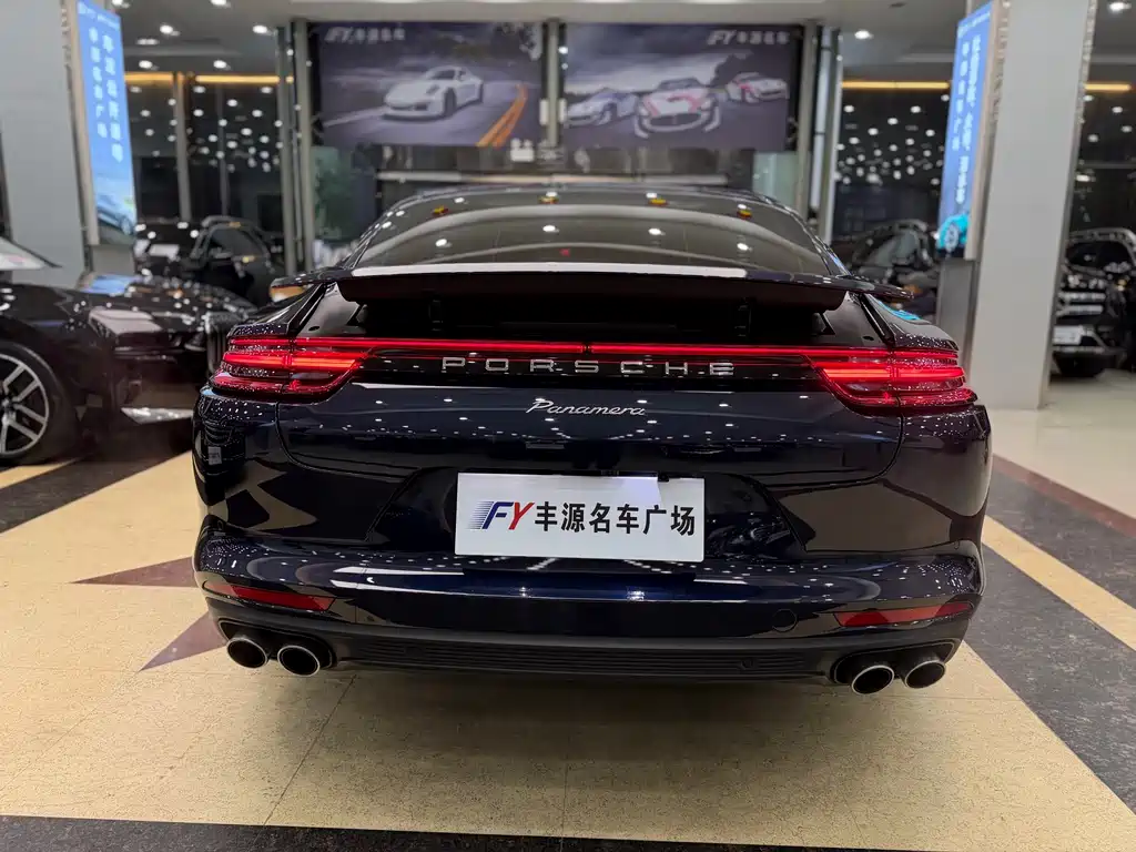 Porsche Panamera 2018 — фото 28