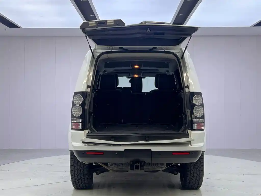 Land Rover Discovery 2016 — фото 9
