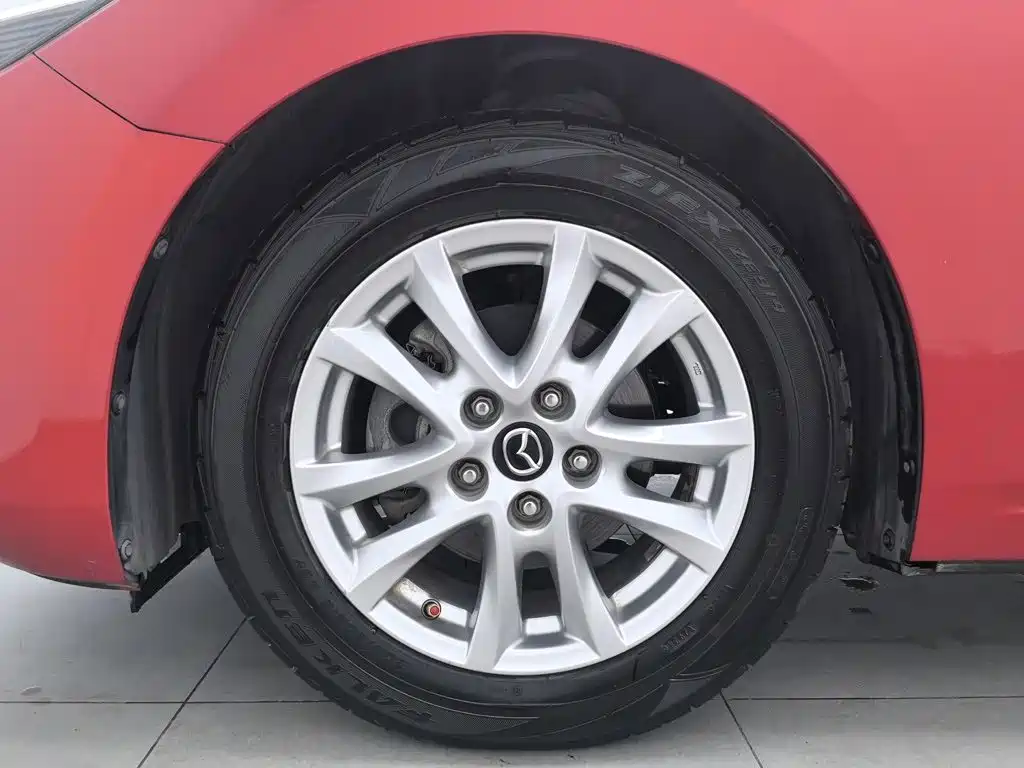 Mazda 3 Axela 2018 — фото 17