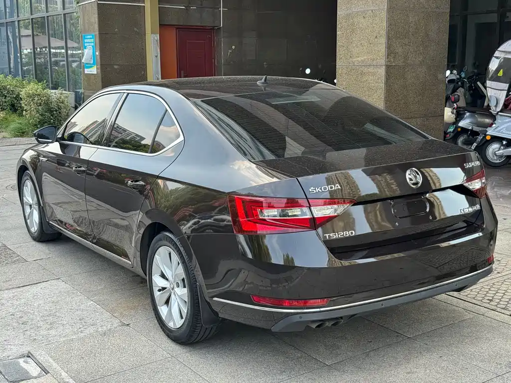 Skoda Superb 2016 — фото 4