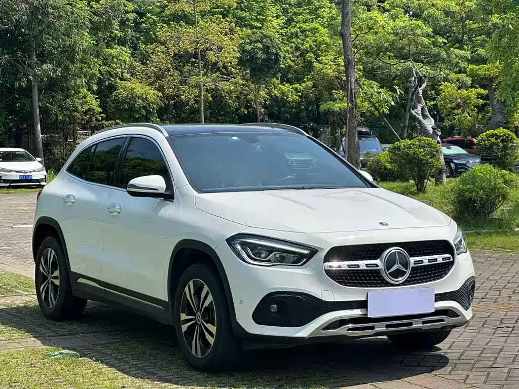 Mercedes-Benz GLA 2021
