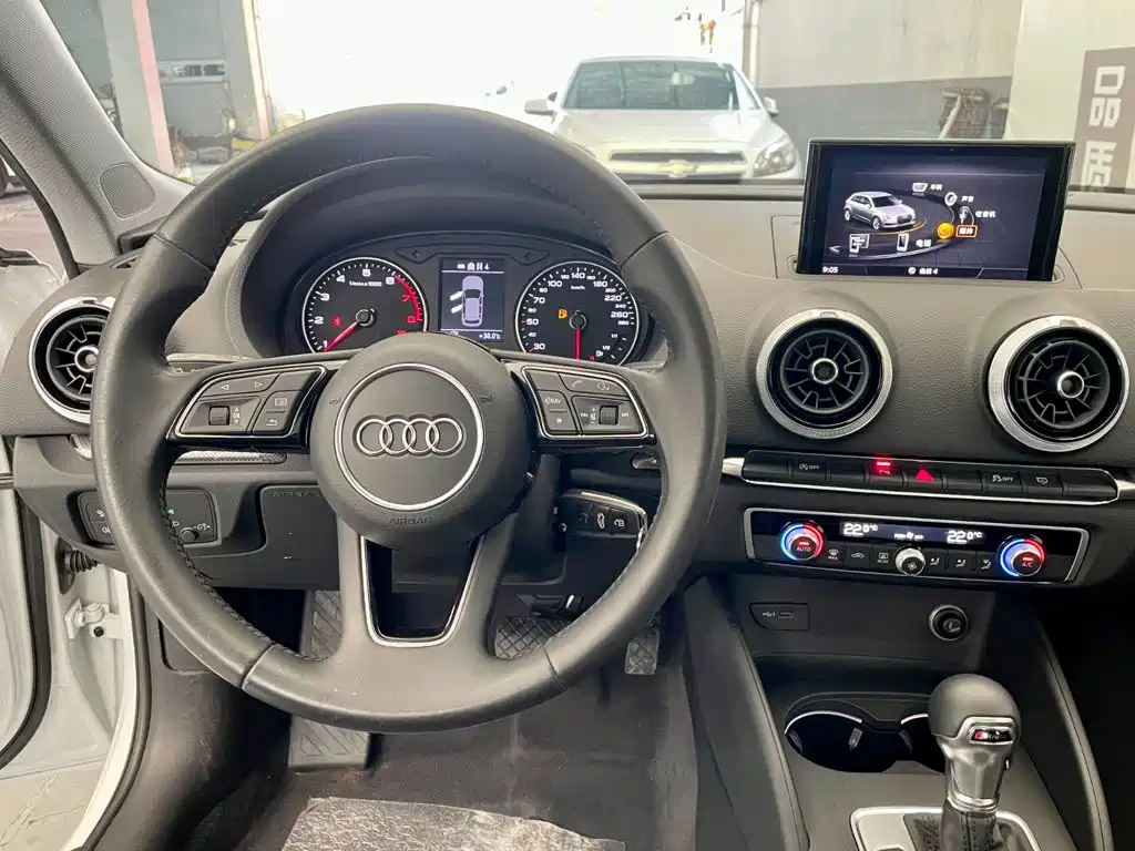 Audi A3 2018 — фото 13