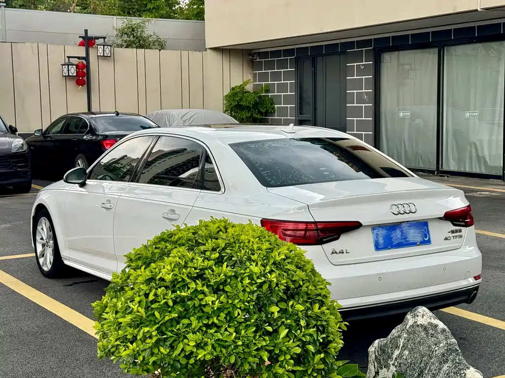 Audi A4L 2017 — фото 13