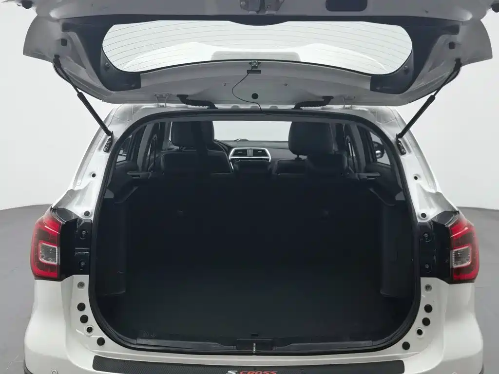 Suzuki Vitara 2018 — фото 16