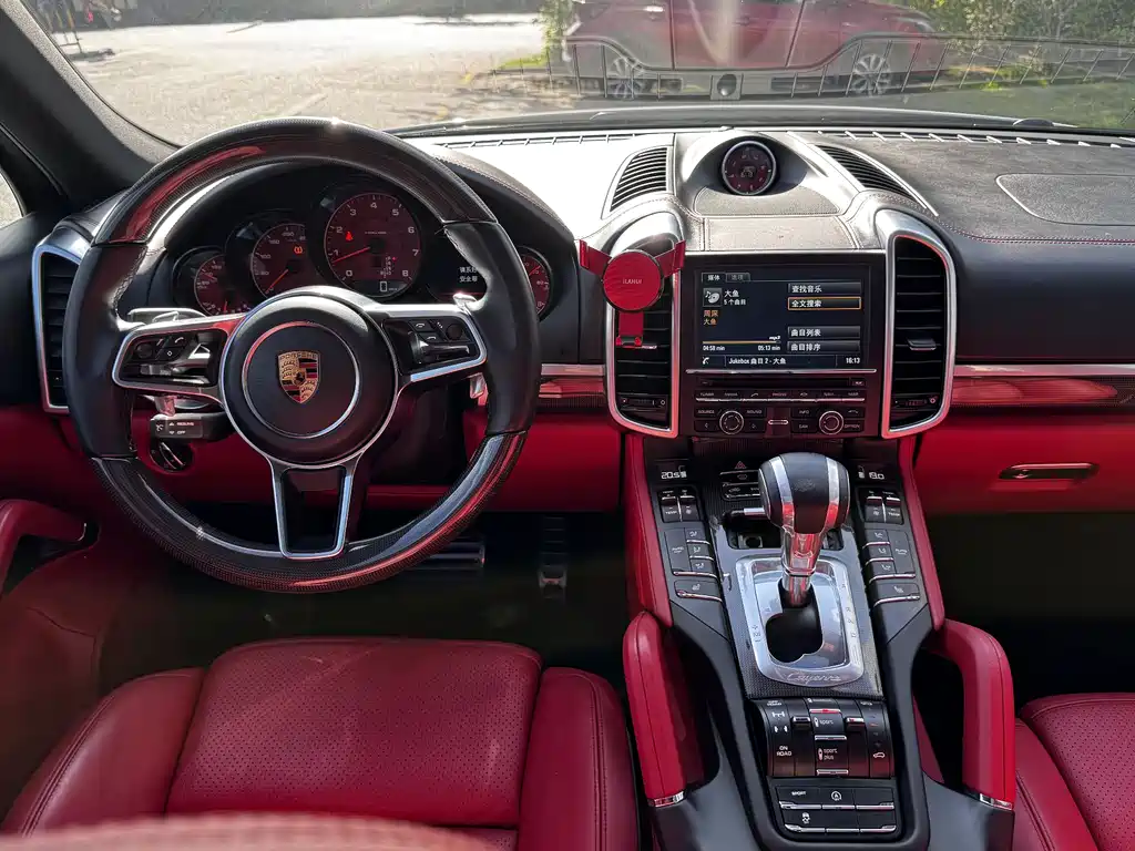 Porsche Cayenne 2016 — фото 15