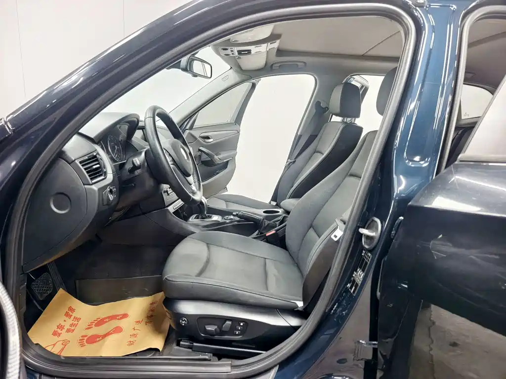 BMW X1 2015 — фото 11