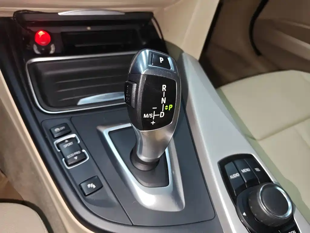 BMW 3 Series 2014 — фото 10