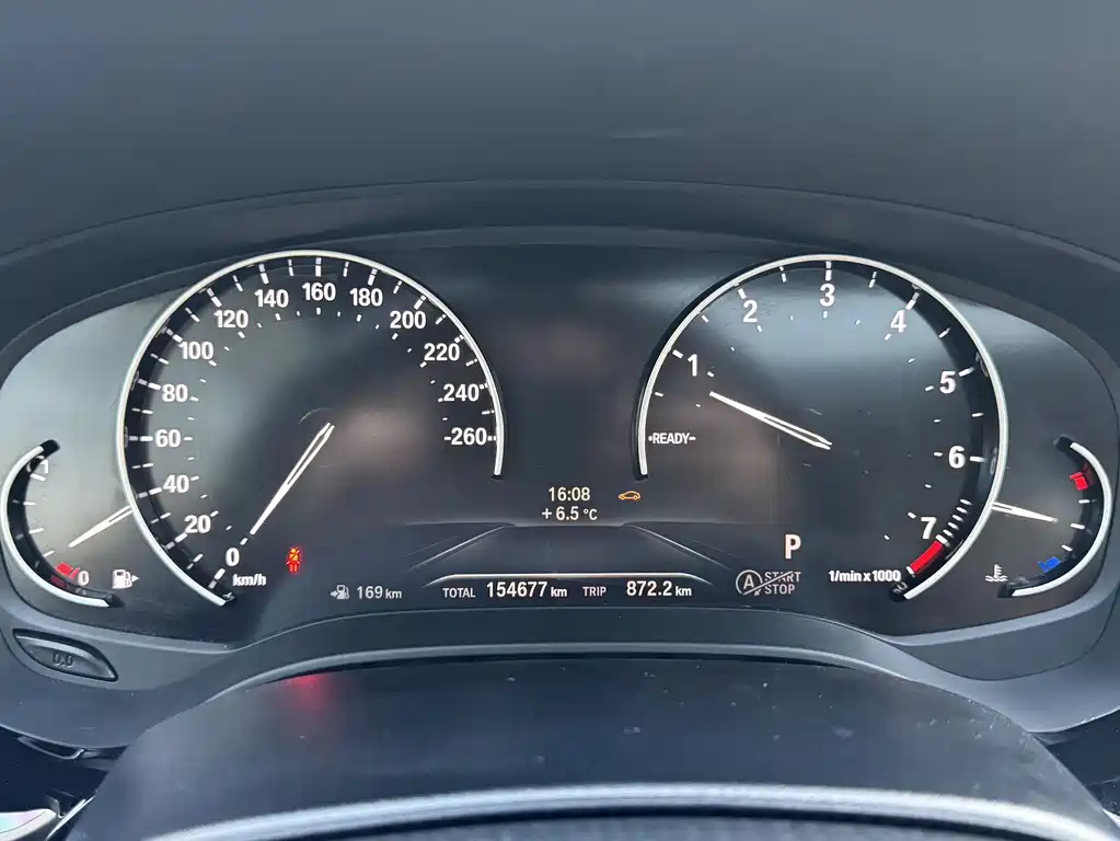 BMW 5 Series 2018 — фото 15