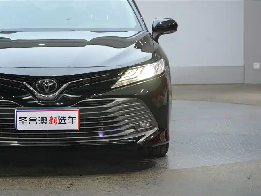 Toyota Camry 2020 — фото 3