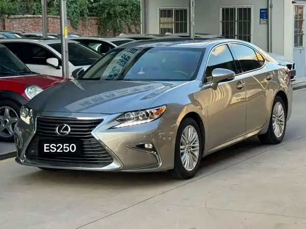 Lexus ES 2018