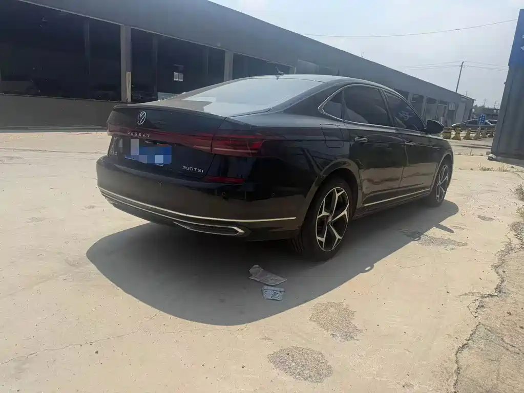 Volkswagen Passat 2024