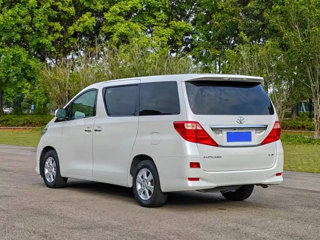 Toyota Alphard 2010 — фото 15
