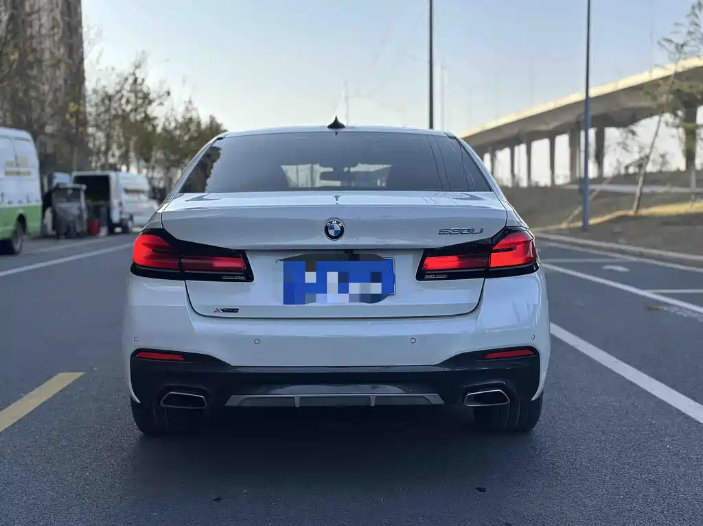 BMW 5 Series 2023