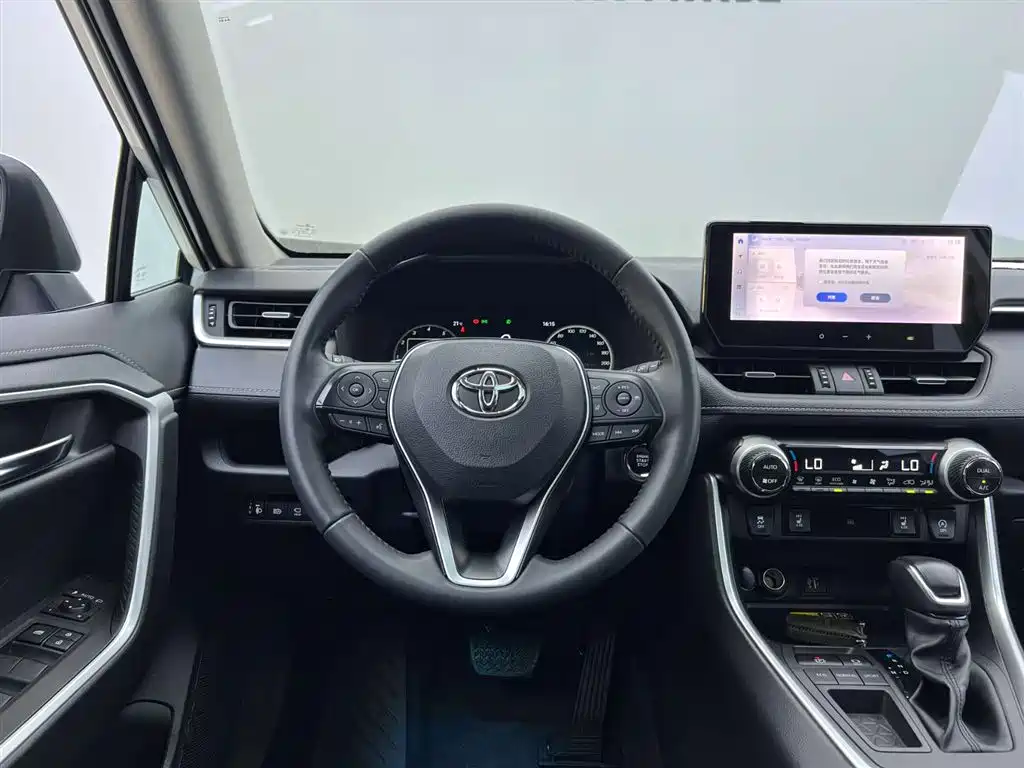 Toyota RAV4 2024 — фото 14
