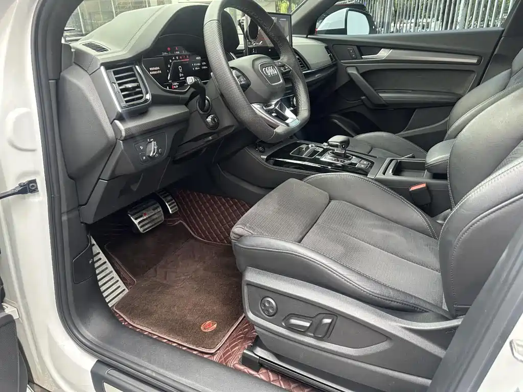 Audi Q5L Sportback 2022 — фото 10