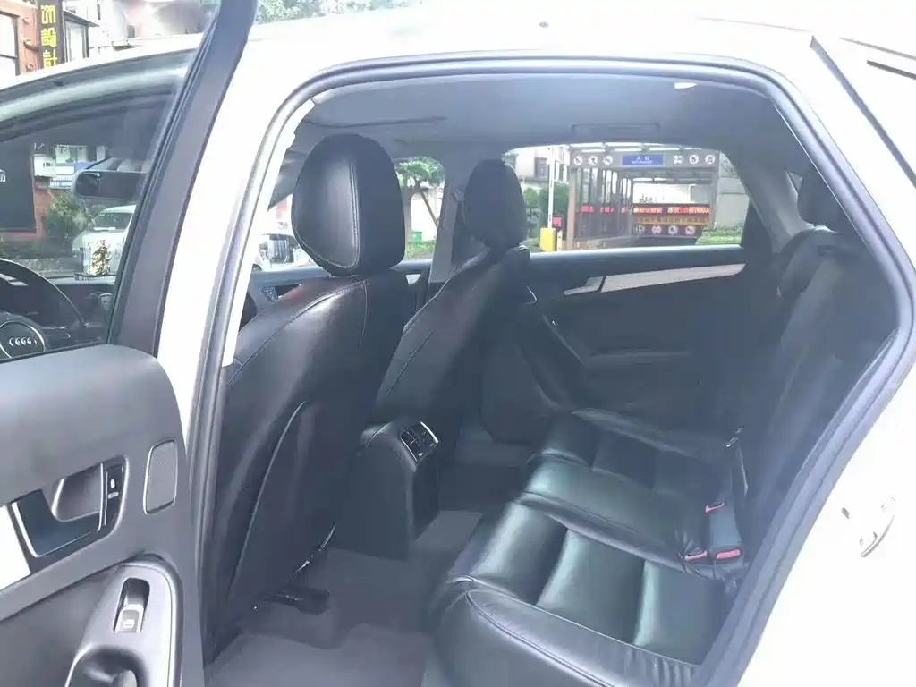 Audi A4L 2012