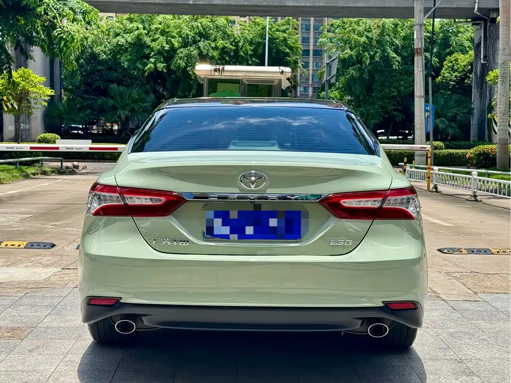 Toyota Camry 2020 — фото 8