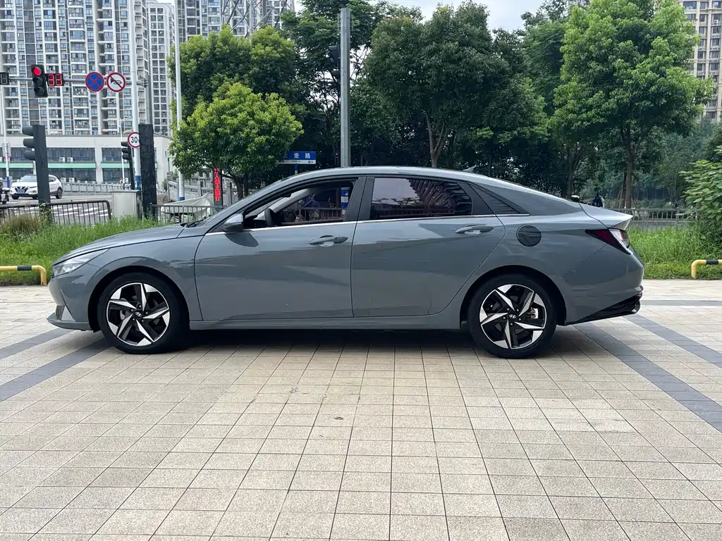 Hyundai Elantra 2020 — фото 8