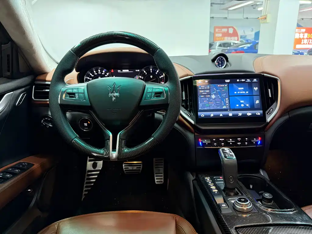 Maserati Ghibli 2015 — фото 10