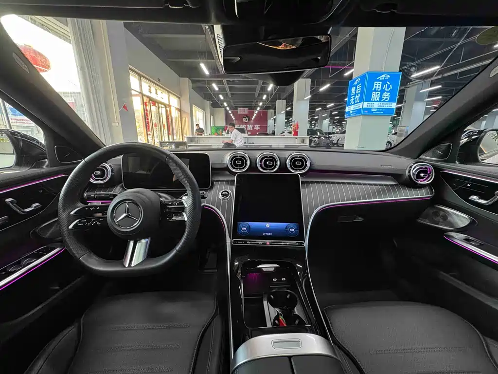 Mercedes-Benz C-Class 2024 — фото 12