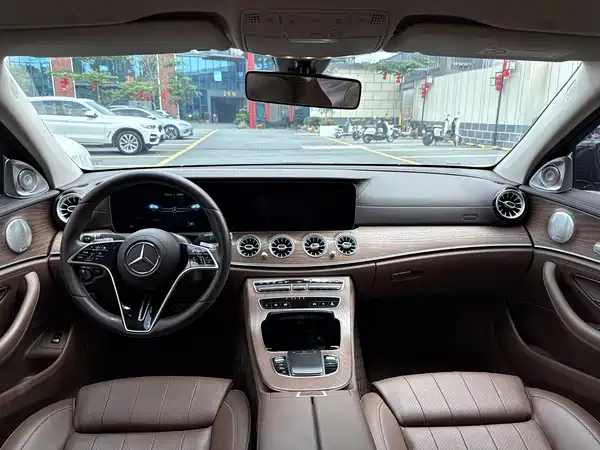Mercedes-Benz E-Class 2022