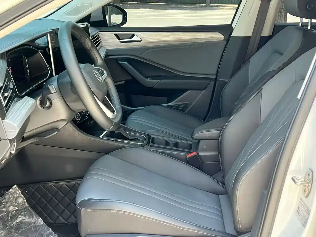 Volkswagen Sagitar 2024
