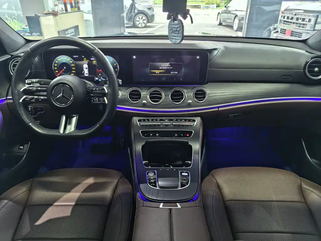 Mercedes-Benz E-Class 2023 — фото 10