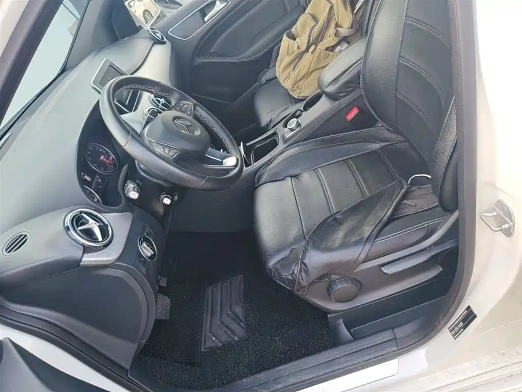 Mercedes-Benz B-Class 2017 — фото 15