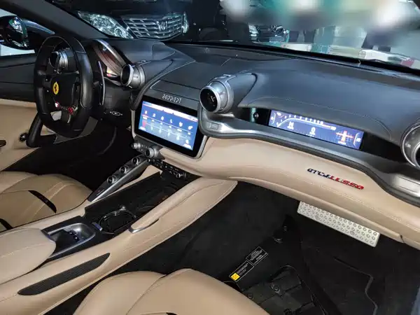 Ferrari GTC4Lusso 2019