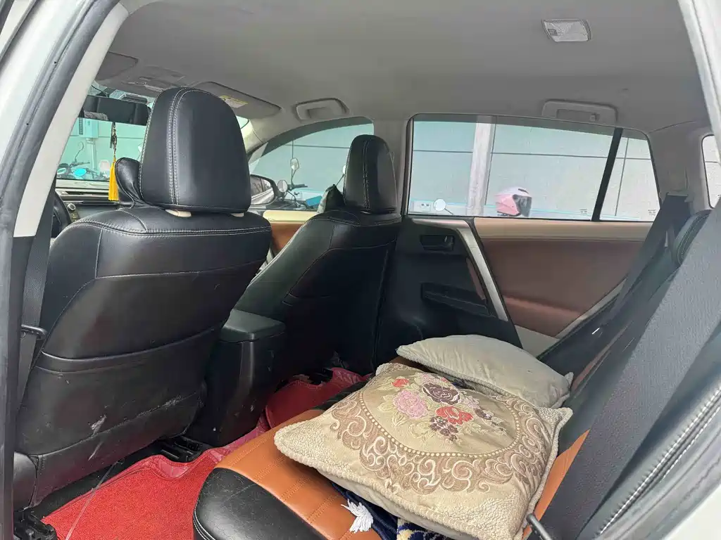 Toyota RAV4 2015