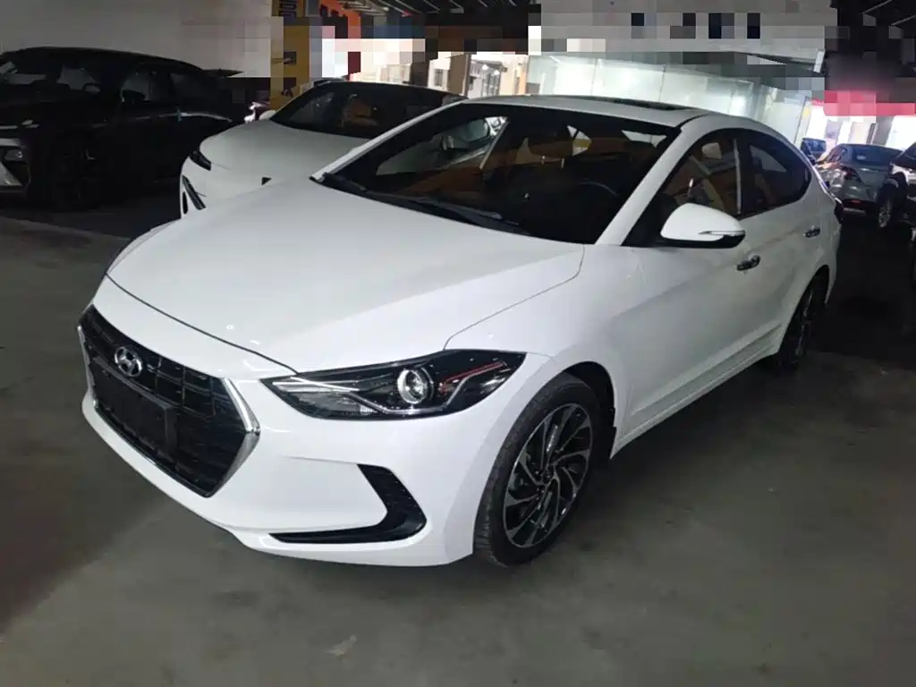 Hyundai Elantra 2020 — фото 1