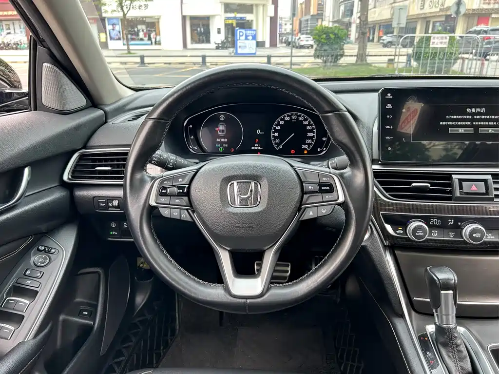 Honda Accord 2022 — фото 15