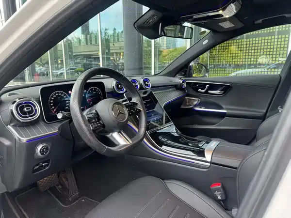 Mercedes-Benz C-Class 2024