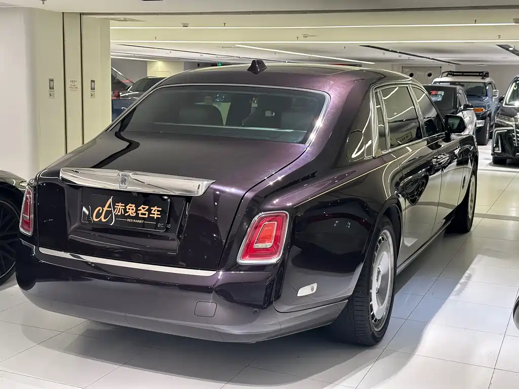 Rolls-Royce Phantom 2020 — фото 5