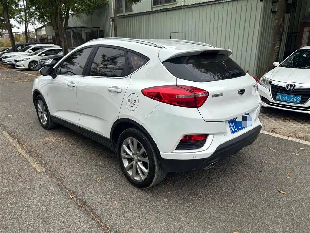 Geely Emgrand GS 2018 — фото 11