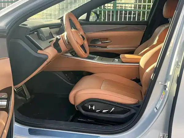 BYD Han L 2025