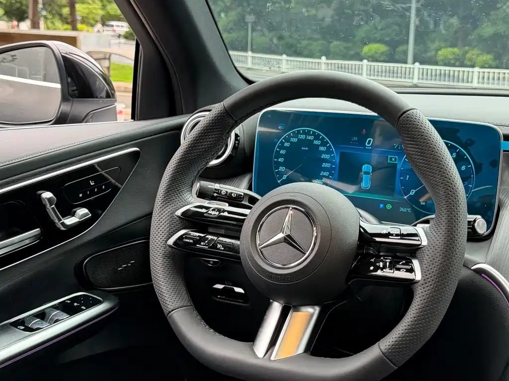 Mercedes-Benz GLC 2024