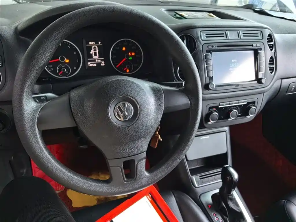 Volkswagen Tiguan 2015 — фото 10