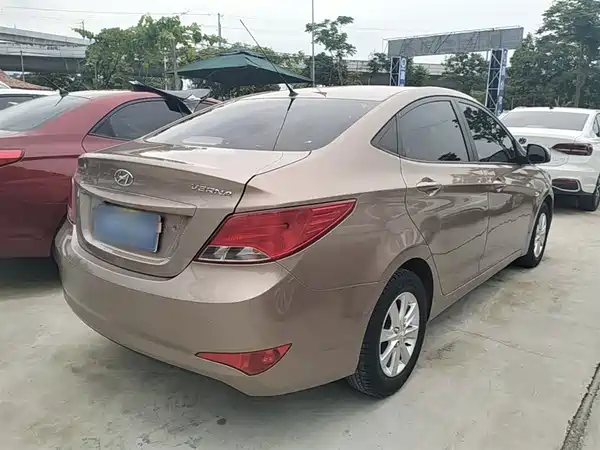 Hyundai Accent 2014