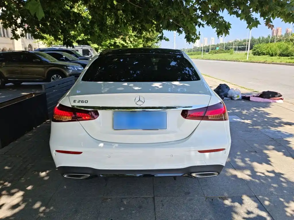 Mercedes-Benz E-Class 2022