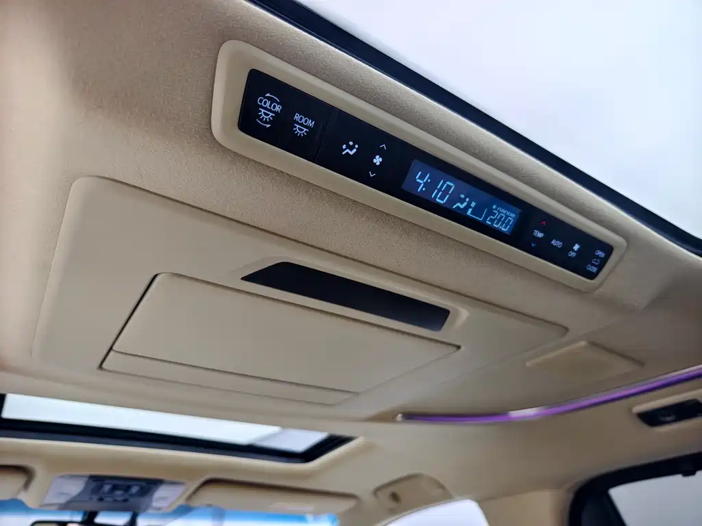 Toyota Alphard 2019 — фото 18
