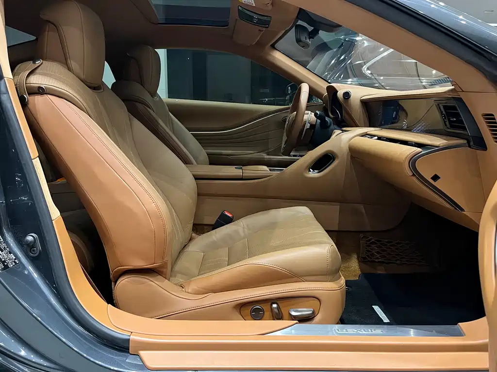 Lexus LC 2019 — фото 13