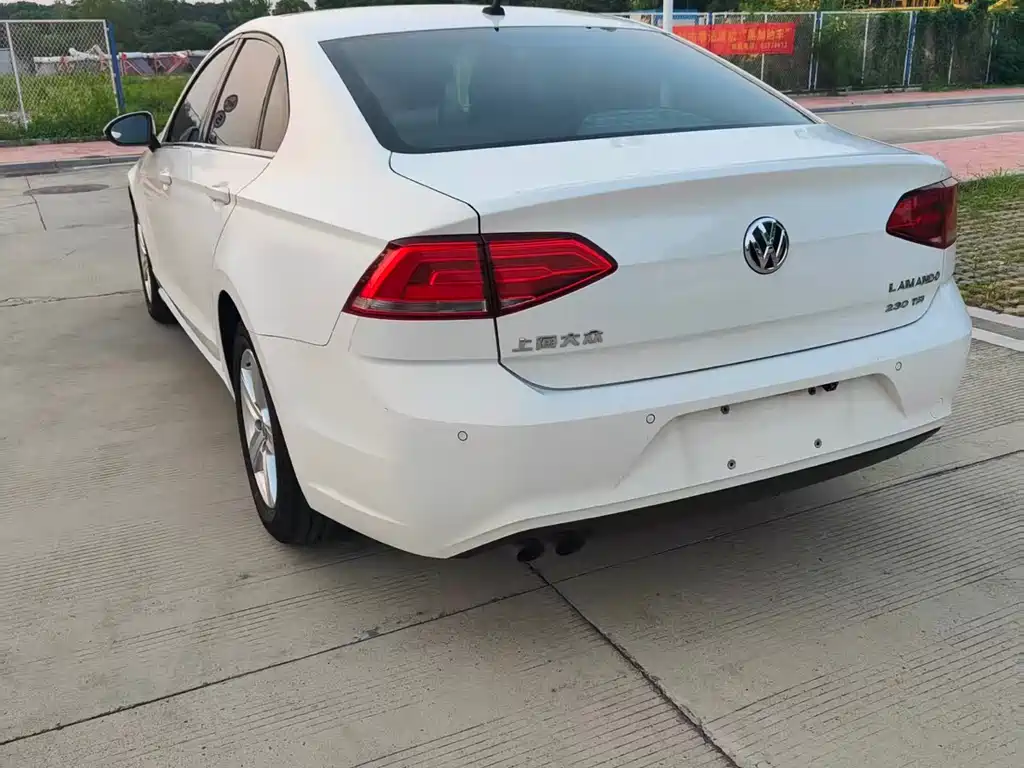 Volkswagen Lamando 2015